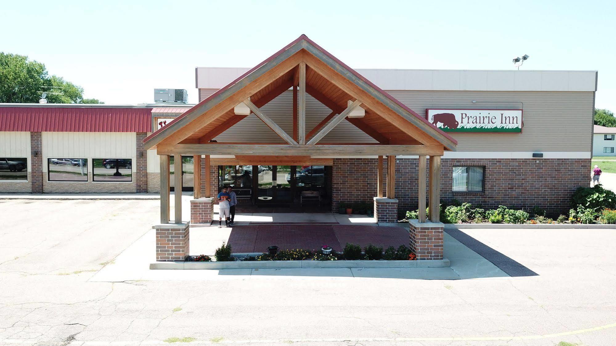 Prairie Inn Vermillion Exterior photo